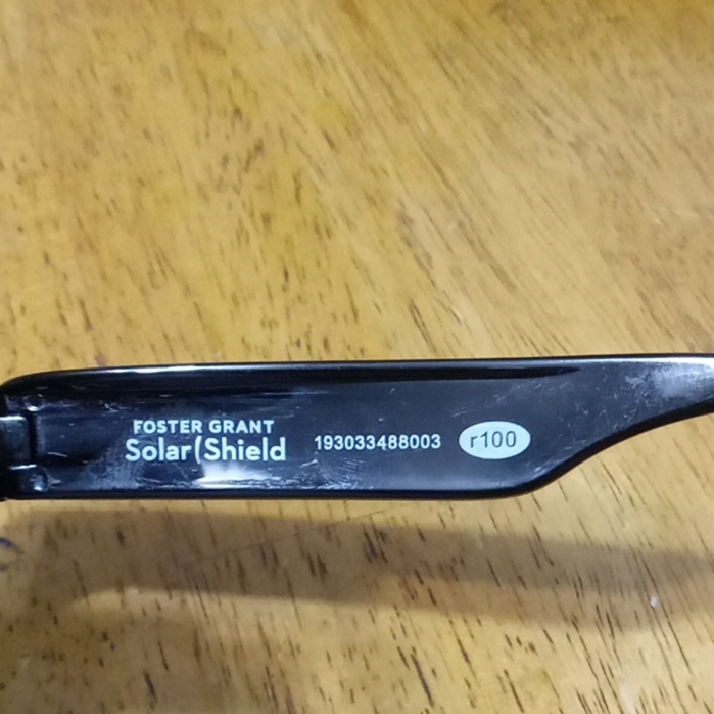 Foster Grant Black Solar Shield Eyewear